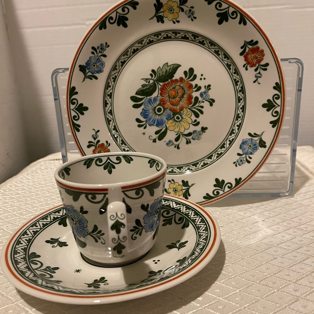 Villeroy & Boch Alt Amsterdam Trio Porcelain Set. - Picture 3 of 5